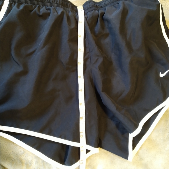 Girl's Nike Dri-Fit Shorts - Picture 9 of 10